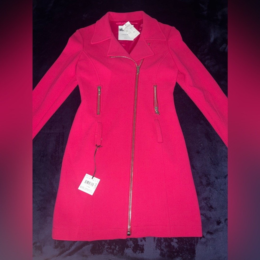 ‼️50% off‼️Moschino coat NEW WITH TAG missing the belt only, still good as new!